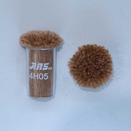 ARS 4H05 Wool Pom