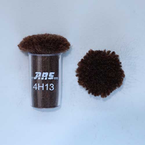 ARS 4H13 Wool Pom