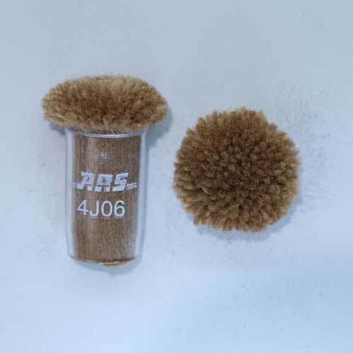 ARS 4J06 Wool Pom