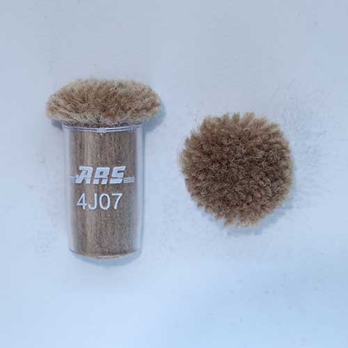 ARS 4J07 Wool Pom