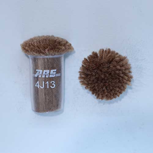 ARS 4J13 Wool Pom