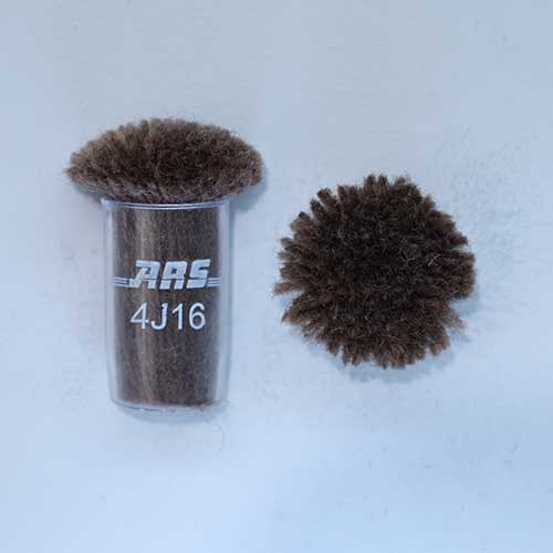 ARS 4J16 Wool Pom