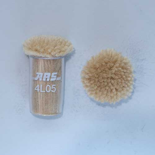 ARS 4L05 Wool Pom